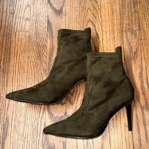 Elegant Dark Green Suede Heeled Boots